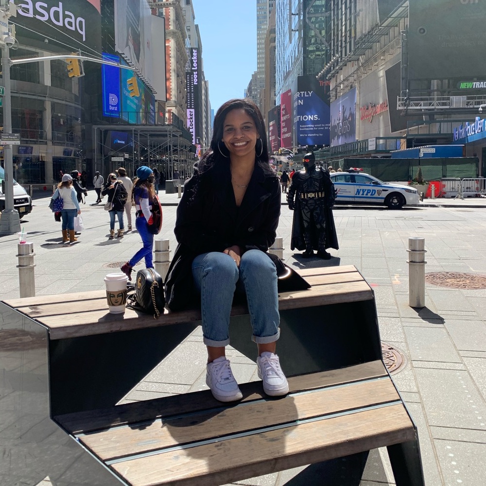 Meet your Posher, Adriana